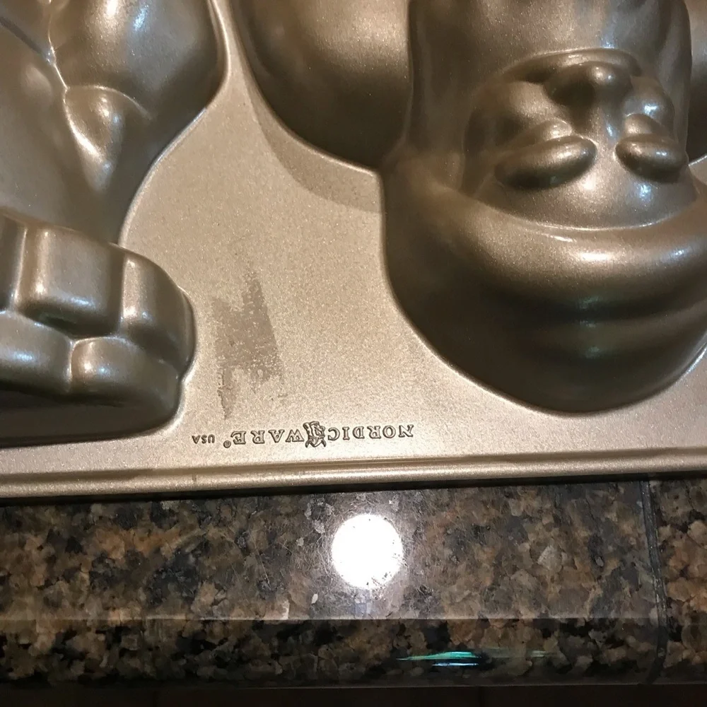 Nordic Ware‎ Gold Santa Cake Pan
